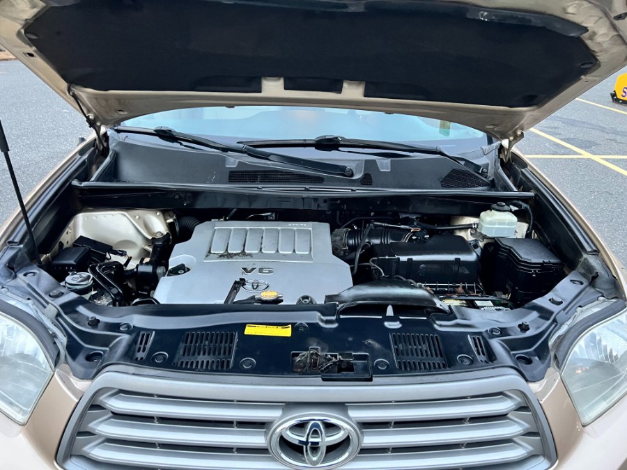 2010 Toyota Highlander 4WD 4dr V6 Base, available for sale in Hartford , Connecticut | Ledyard Auto Sale LLC. Hartford , Connecticut 2010 Toyota Highlander 4WD 4dr V6 Base, available for sale in Hartford , Connecticut | Ledyard Auto Sale LLC. Hartford , Connecticut