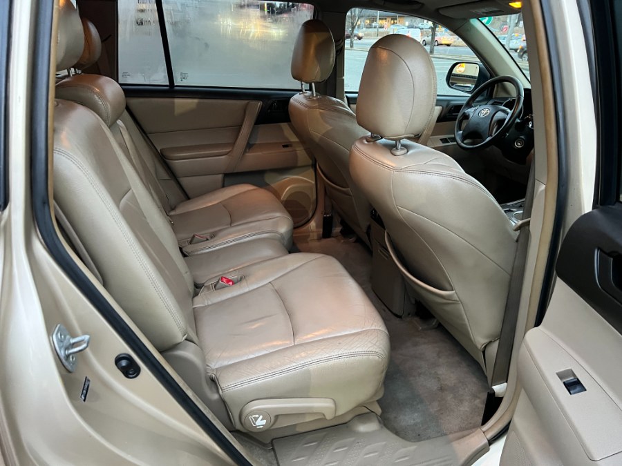 2010 Toyota Highlander 4WD 4dr V6 Base, available for sale in Hartford , Connecticut | Ledyard Auto Sale LLC. Hartford , Connecticut 2010 Toyota Highlander 4WD 4dr V6 Base, available for sale in Hartford , Connecticut | Ledyard Auto Sale LLC. Hartford , Connecticut