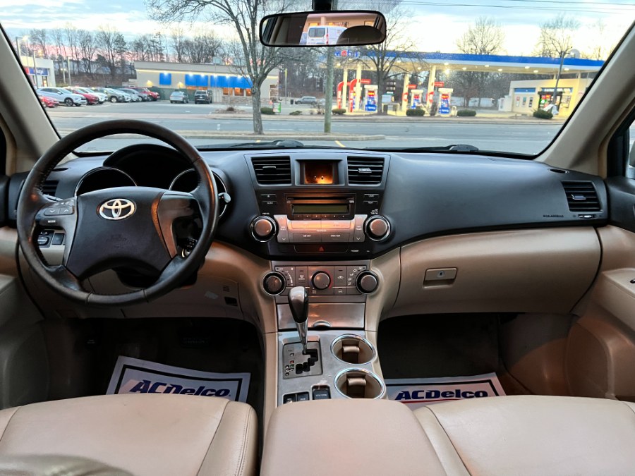 2010 Toyota Highlander 4WD 4dr V6 Base, available for sale in Hartford , Connecticut | Ledyard Auto Sale LLC. Hartford , Connecticut 2010 Toyota Highlander 4WD 4dr V6 Base, available for sale in Hartford , Connecticut | Ledyard Auto Sale LLC. Hartford , Connecticut