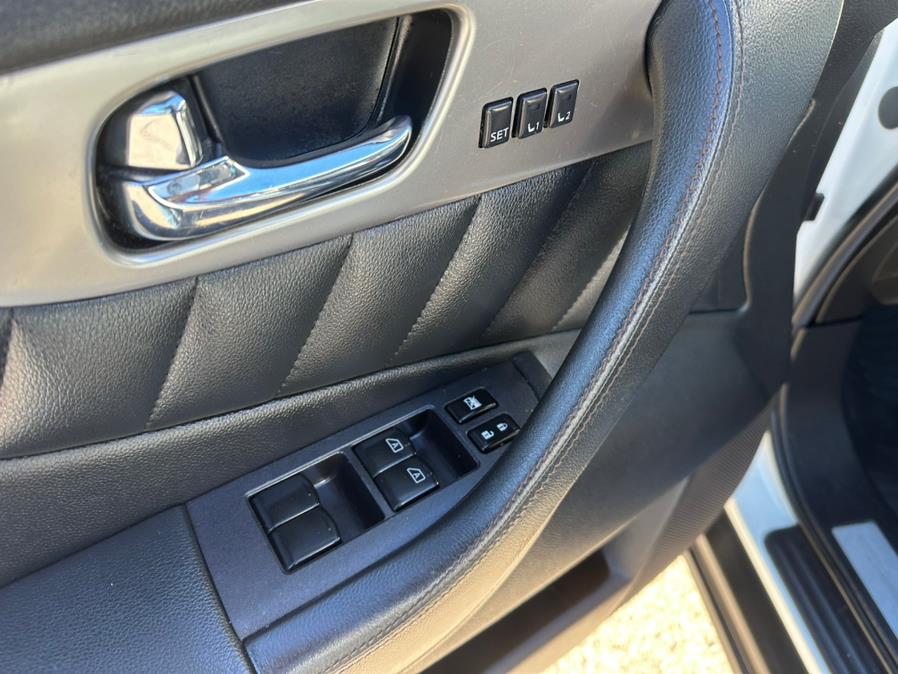 2017 INFINITI QX70 AWD, available for sale in South Windsor, Connecticut | Mike And Tony Auto Sales, Inc. South Windsor, Connecticut 2017 INFINITI QX70 AWD, available for sale in South Windsor, Connecticut | Mike And Tony Auto Sales, Inc. South Windsor, Connecticut
