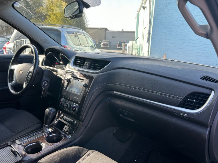 2017 Chevrolet Traverse AWD 4dr LT w/2LT, available for sale in West Babylon, New York | New Gen Auto Group. West Babylon, New York 2017 Chevrolet Traverse AWD 4dr LT w/2LT, available for sale in West Babylon, New York | New Gen Auto Group. West Babylon, New York