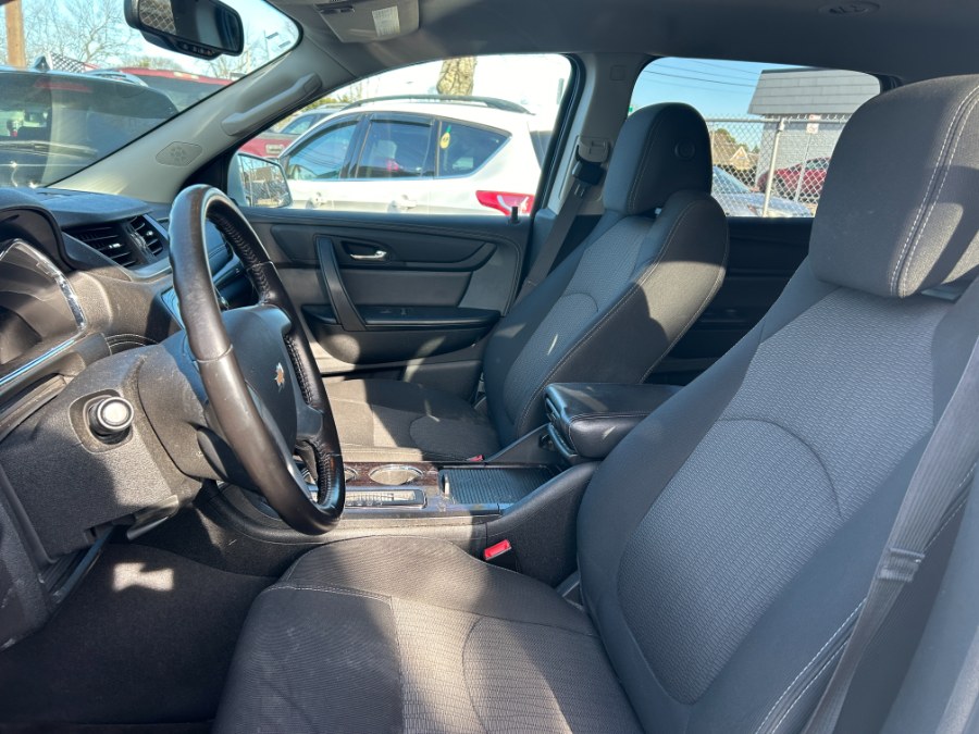 2017 Chevrolet Traverse AWD 4dr LT w/2LT, available for sale in West Babylon, New York | New Gen Auto Group. West Babylon, New York 2017 Chevrolet Traverse AWD 4dr LT w/2LT, available for sale in West Babylon, New York | New Gen Auto Group. West Babylon, New York