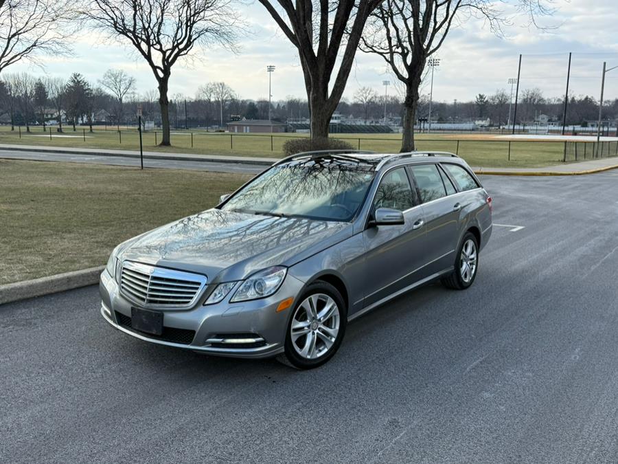 Used 2011 Mercedes-Benz E-Class in Hasbrouck Heights, New Jersey | Muwan Motors. Hasbrouck Heights, New Jersey