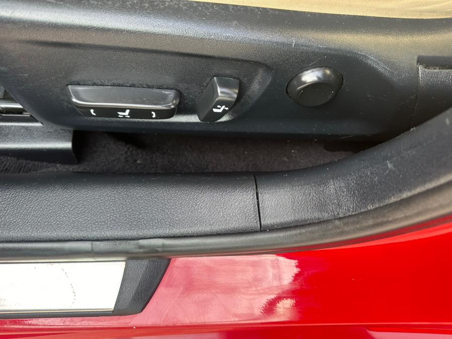 2016 Lexus IS 300 4dr Sdn AWD, available for sale in South Windsor, Connecticut | Mike And Tony Auto Sales, Inc. South Windsor, Connecticut 2016 Lexus IS 300 4dr Sdn AWD, available for sale in South Windsor, Connecticut | Mike And Tony Auto Sales, Inc. South Windsor, Connecticut