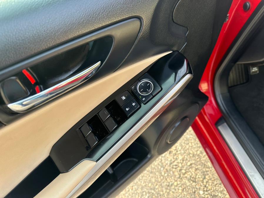 2016 Lexus IS 300 4dr Sdn AWD, available for sale in South Windsor, Connecticut | Mike And Tony Auto Sales, Inc. South Windsor, Connecticut 2016 Lexus IS 300 4dr Sdn AWD, available for sale in South Windsor, Connecticut | Mike And Tony Auto Sales, Inc. South Windsor, Connecticut