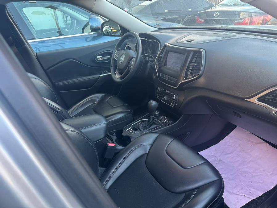 2019 Jeep Cherokee Latitude Plus 4x4, available for sale in Jersey City, New Jersey | Car Valley Group. Jersey City, New Jersey 2019 Jeep Cherokee Latitude Plus 4x4, available for sale in Jersey City, New Jersey | Car Valley Group. Jersey City, New Jersey