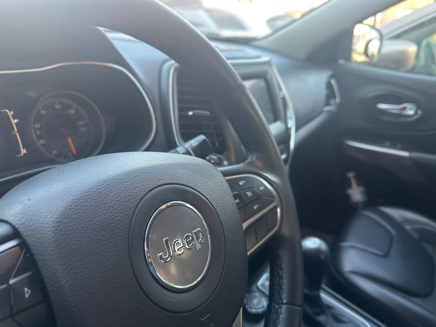 2019 Jeep Cherokee Latitude Plus 4x4, available for sale in Jersey City, New Jersey | Car Valley Group. Jersey City, New Jersey 2019 Jeep Cherokee Latitude Plus 4x4, available for sale in Jersey City, New Jersey | Car Valley Group. Jersey City, New Jersey