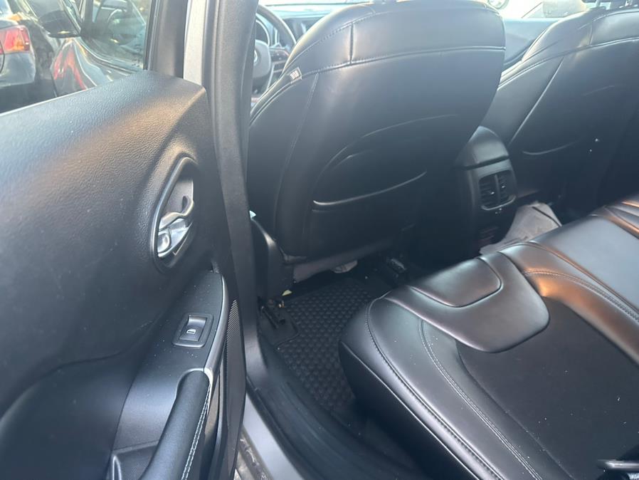 2019 Jeep Cherokee Latitude Plus 4x4, available for sale in Jersey City, New Jersey | Car Valley Group. Jersey City, New Jersey 2019 Jeep Cherokee Latitude Plus 4x4, available for sale in Jersey City, New Jersey | Car Valley Group. Jersey City, New Jersey