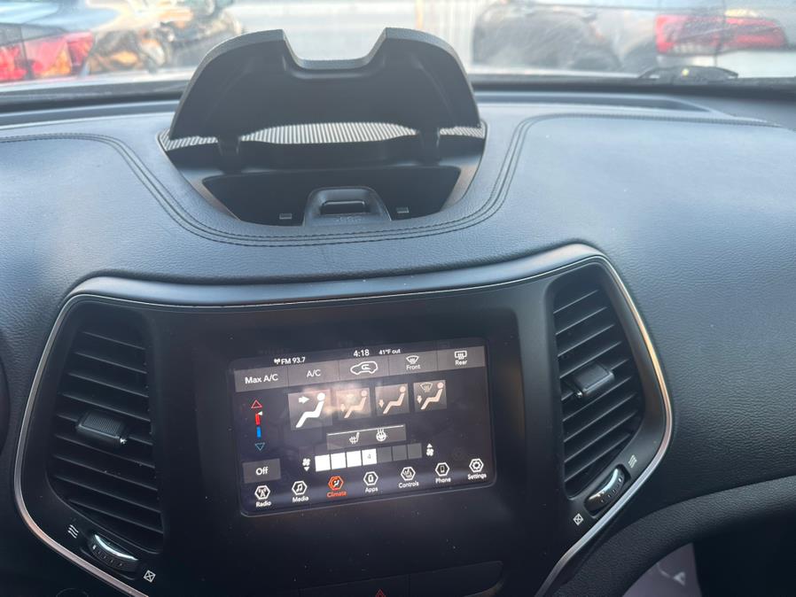2019 Jeep Cherokee Latitude Plus 4x4, available for sale in Jersey City, New Jersey | Car Valley Group. Jersey City, New Jersey 2019 Jeep Cherokee Latitude Plus 4x4, available for sale in Jersey City, New Jersey | Car Valley Group. Jersey City, New Jersey