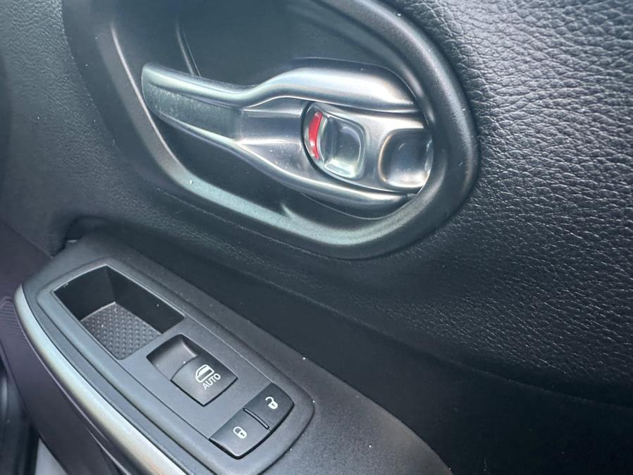 2019 Jeep Cherokee Latitude Plus 4x4, available for sale in Jersey City, New Jersey | Car Valley Group. Jersey City, New Jersey 2019 Jeep Cherokee Latitude Plus 4x4, available for sale in Jersey City, New Jersey | Car Valley Group. Jersey City, New Jersey