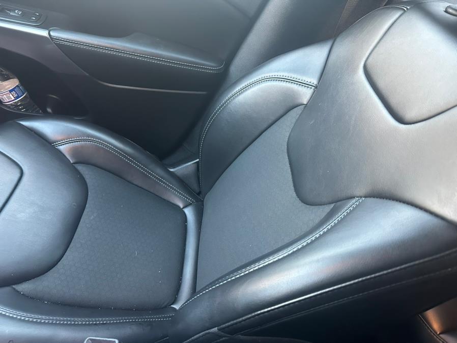 2019 Jeep Cherokee Latitude Plus 4x4, available for sale in Jersey City, New Jersey | Car Valley Group. Jersey City, New Jersey 2019 Jeep Cherokee Latitude Plus 4x4, available for sale in Jersey City, New Jersey | Car Valley Group. Jersey City, New Jersey