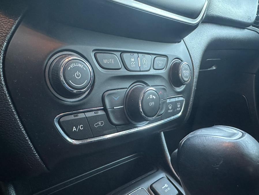 2019 Jeep Cherokee Latitude Plus 4x4, available for sale in Jersey City, New Jersey | Car Valley Group. Jersey City, New Jersey 2019 Jeep Cherokee Latitude Plus 4x4, available for sale in Jersey City, New Jersey | Car Valley Group. Jersey City, New Jersey