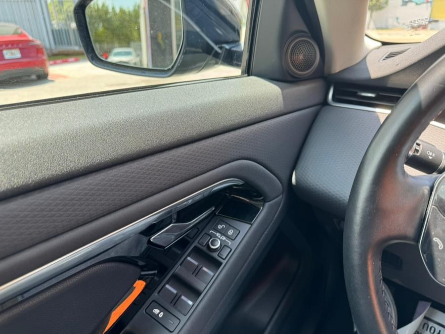 2020 Bentley Bentayga Design Edition AWD, available for sale in North Miami, Florida | Bal Harbour Motor Group. North Miami, Florida 2020 Bentley Bentayga Design Edition AWD, available for sale in North Miami, Florida | Bal Harbour Motor Group. North Miami, Florida