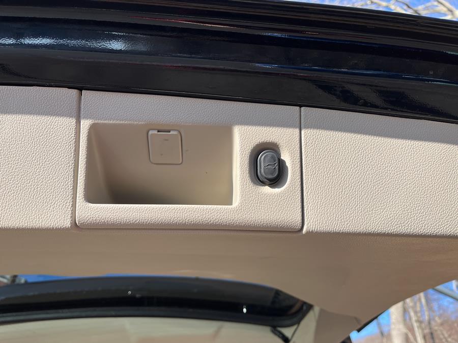 2018 Cadillac Escalade 4WD 4dr Luxury, available for sale in Old Saybrook, Connecticut | Saybrook Auto Barn. Old Saybrook, Connecticut 2018 Cadillac Escalade 4WD 4dr Luxury, available for sale in Old Saybrook, Connecticut | Saybrook Auto Barn. Old Saybrook, Connecticut