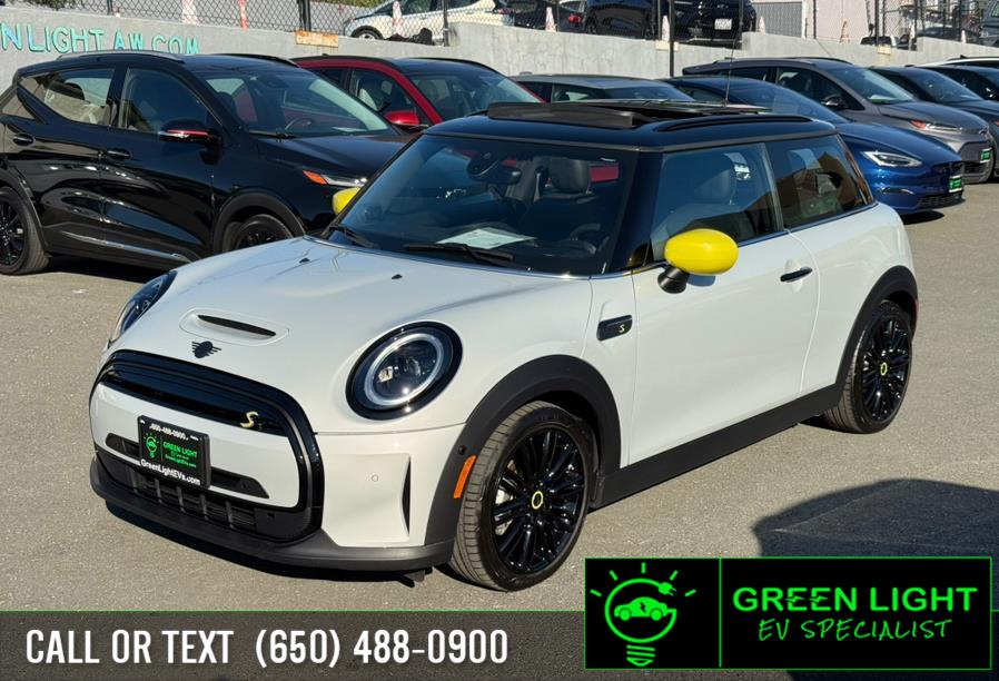 Used 2023 MINI Cooper SE in Daly City, California | Green Light Auto Wholesale. Daly City, California