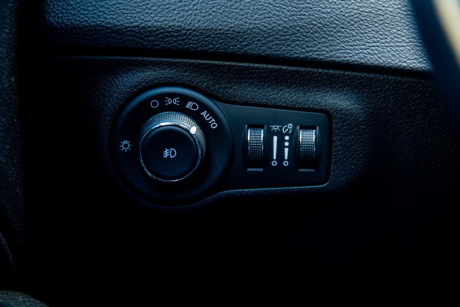 2018 Jeep Compass Limited 4x4, available for sale in Newark, New Jersey | Champion Of Newark. Newark, New Jersey 2018 Jeep Compass Limited 4x4, available for sale in Newark, New Jersey | Champion Of Newark. Newark, New Jersey