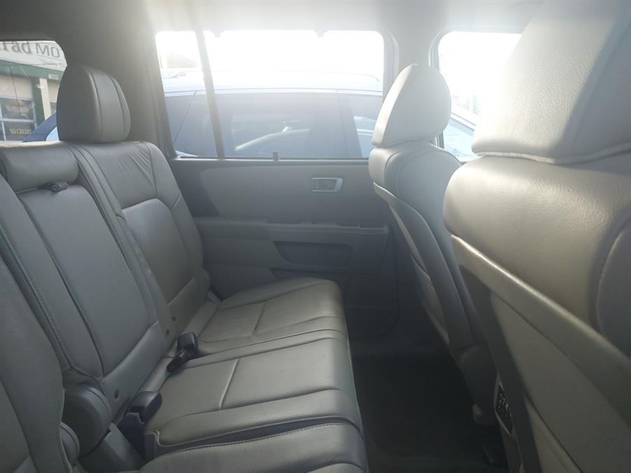 2014 Honda Pilot 4WD 4dr Touring w/RES & Navi, available for sale in West Hartford, Connecticut | Chadrad Motors llc. West Hartford, Connecticut 2014 Honda Pilot 4WD 4dr Touring w/RES & Navi, available for sale in West Hartford, Connecticut | Chadrad Motors llc. West Hartford, Connecticut