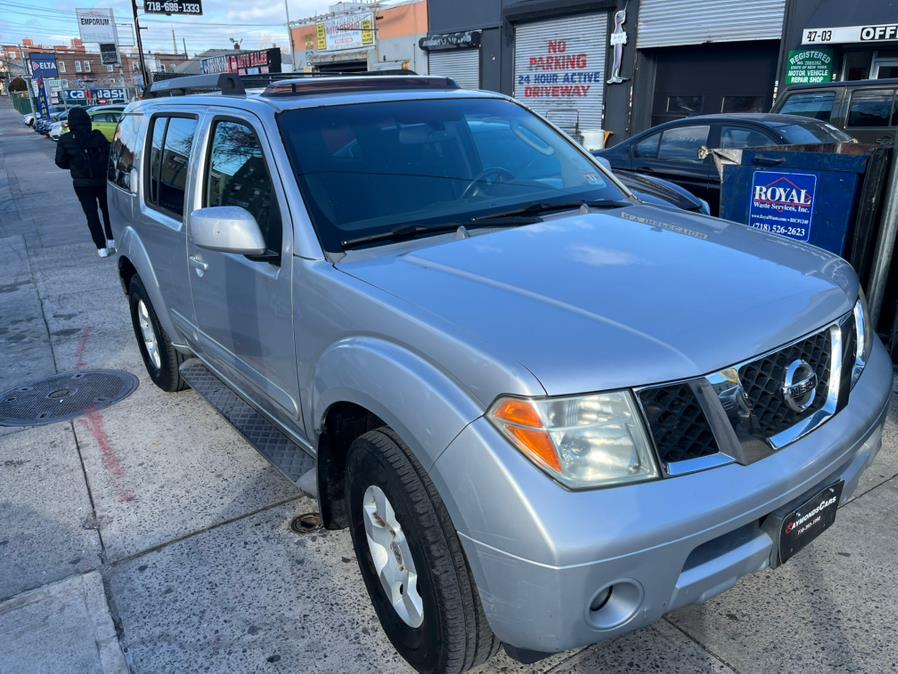 Used 2006 Nissan Pathfinder in Corona, New York | Raymonds Cars Inc. Corona, New York