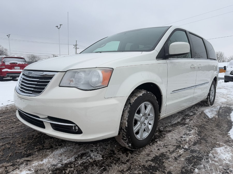 Used 2012 Chrysler Town & Country in Ortonville, Michigan | Marsh Auto Sales LLC. Ortonville, Michigan