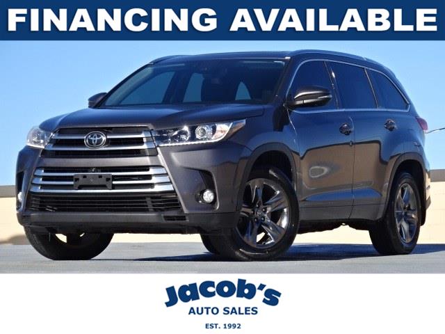 Used 2017 Toyota Highlander in Newton, Massachusetts | Jacob Auto Sales. Newton, Massachusetts