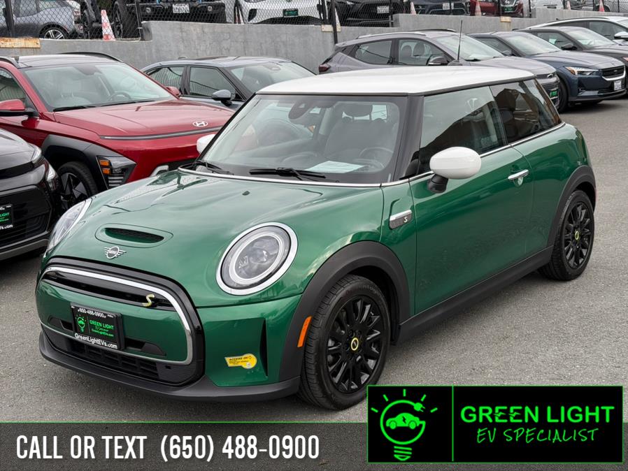 Used 2022 MINI Cooper SE in Daly City, California | Green Light Auto Wholesale. Daly City, California