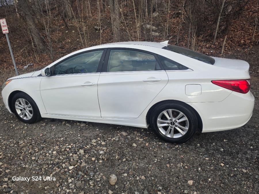 2013 Hyundai Sonata 4dr Sdn 2.4L Auto Limited, available for sale in Bloomingdale, New Jersey | Bloomingdale Auto Group. Bloomingdale, New Jersey 2013 Hyundai Sonata 4dr Sdn 2.4L Auto Limited, available for sale in Bloomingdale, New Jersey | Bloomingdale Auto Group. Bloomingdale, New Jersey