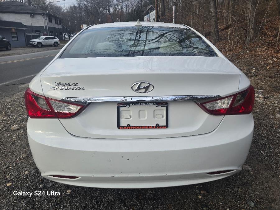 2013 Hyundai Sonata 4dr Sdn 2.4L Auto Limited, available for sale in Bloomingdale, New Jersey | Bloomingdale Auto Group. Bloomingdale, New Jersey 2013 Hyundai Sonata 4dr Sdn 2.4L Auto Limited, available for sale in Bloomingdale, New Jersey | Bloomingdale Auto Group. Bloomingdale, New Jersey