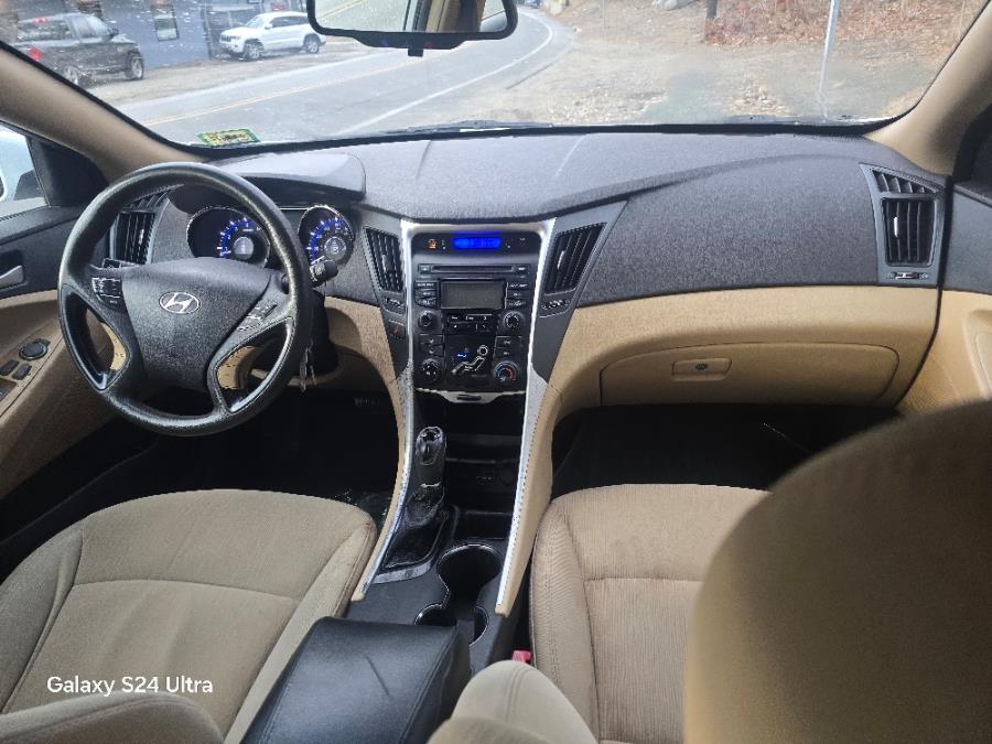 2013 Hyundai Sonata 4dr Sdn 2.4L Auto Limited, available for sale in Bloomingdale, New Jersey | Bloomingdale Auto Group. Bloomingdale, New Jersey 2013 Hyundai Sonata 4dr Sdn 2.4L Auto Limited, available for sale in Bloomingdale, New Jersey | Bloomingdale Auto Group. Bloomingdale, New Jersey