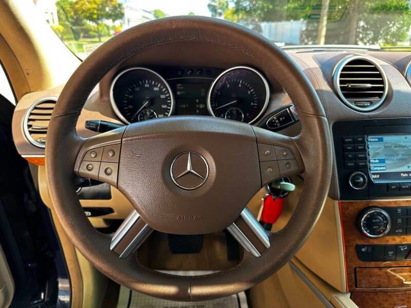2008 Mercedes-benz Gl-class GL 450 4MATIC AWD 4dr SUV, available for sale in Hempstead, New York | VIP Auto Credit Express. Hempstead, New York 2008 Mercedes-benz Gl-class GL 450 4MATIC AWD 4dr SUV, available for sale in Hempstead, New York | VIP Auto Credit Express. Hempstead, New York