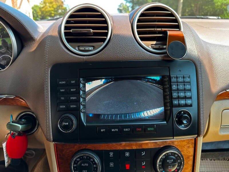 2008 Mercedes-benz Gl-class GL 450 4MATIC AWD 4dr SUV, available for sale in Hempstead, New York | VIP Auto Credit Express. Hempstead, New York 2008 Mercedes-benz Gl-class GL 450 4MATIC AWD 4dr SUV, available for sale in Hempstead, New York | VIP Auto Credit Express. Hempstead, New York