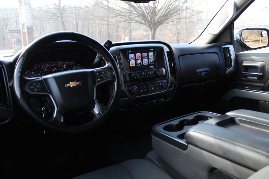 2018 Chevrolet Silverado 1500 4WD Crew Cab 143.5" LT w/2LT, available for sale in New Britain, Connecticut | Universal Motors LLC. New Britain, Connecticut 2018 Chevrolet Silverado 1500 4WD Crew Cab 143.5" LT w/2LT, available for sale in New Britain, Connecticut | Universal Motors LLC. New Britain, Connecticut