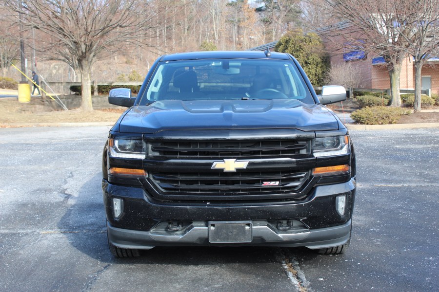 2018 Chevrolet Silverado 1500 4WD Crew Cab 143.5" LT w/2LT, available for sale in New Britain, Connecticut | Universal Motors LLC. New Britain, Connecticut 2018 Chevrolet Silverado 1500 4WD Crew Cab 143.5" LT w/2LT, available for sale in New Britain, Connecticut | Universal Motors LLC. New Britain, Connecticut