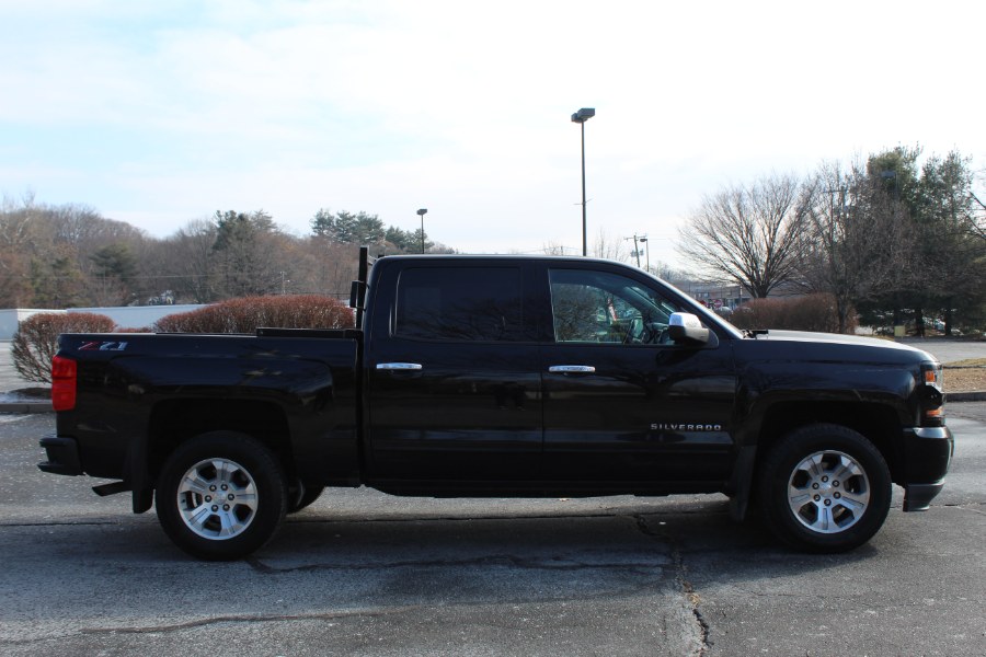 2018 Chevrolet Silverado 1500 4WD Crew Cab 143.5" LT w/2LT, available for sale in New Britain, Connecticut | Universal Motors LLC. New Britain, Connecticut 2018 Chevrolet Silverado 1500 4WD Crew Cab 143.5" LT w/2LT, available for sale in New Britain, Connecticut | Universal Motors LLC. New Britain, Connecticut