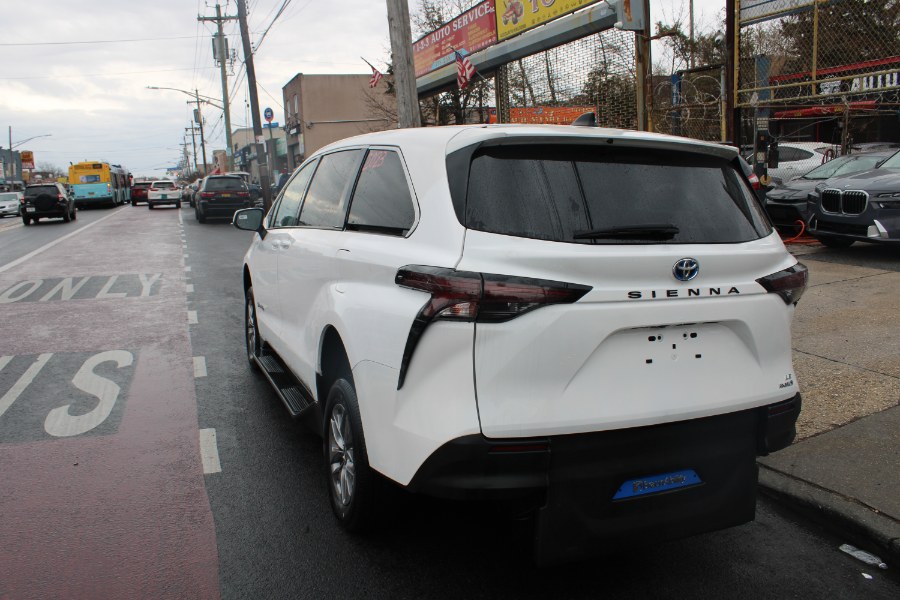2023 Toyota Sienna LE FWD 8-Passenger (Natl), available for sale in BROOKLYN, New York | Deals on Wheels International Auto. BROOKLYN, New York 2023 Toyota Sienna LE FWD 8-Passenger (Natl), available for sale in BROOKLYN, New York | Deals on Wheels International Auto. BROOKLYN, New York