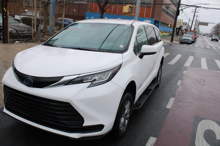 2023 Toyota Sienna LE FWD 8-Passenger (Natl), available for sale in BROOKLYN, New York | Deals on Wheels International Auto. BROOKLYN, New York 2023 Toyota Sienna LE FWD 8-Passenger (Natl), available for sale in BROOKLYN, New York | Deals on Wheels International Auto. BROOKLYN, New York