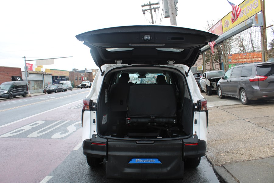 2023 Toyota Sienna LE FWD 8-Passenger (Natl), available for sale in BROOKLYN, New York | Deals on Wheels International Auto. BROOKLYN, New York 2023 Toyota Sienna LE FWD 8-Passenger (Natl), available for sale in BROOKLYN, New York | Deals on Wheels International Auto. BROOKLYN, New York