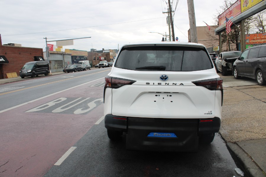 2023 Toyota Sienna LE FWD 8-Passenger (Natl), available for sale in BROOKLYN, New York | Deals on Wheels International Auto. BROOKLYN, New York 2023 Toyota Sienna LE FWD 8-Passenger (Natl), available for sale in BROOKLYN, New York | Deals on Wheels International Auto. BROOKLYN, New York