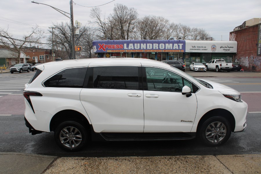 2023 Toyota Sienna LE FWD 8-Passenger (Natl), available for sale in BROOKLYN, New York | Deals on Wheels International Auto. BROOKLYN, New York 2023 Toyota Sienna LE FWD 8-Passenger (Natl), available for sale in BROOKLYN, New York | Deals on Wheels International Auto. BROOKLYN, New York