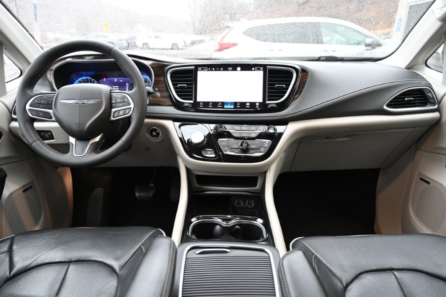 2022 Chrysler Pacifica Limited, available for sale in Waterbury, Connecticut | Highline Car Connection. Waterbury, Connecticut 2022 Chrysler Pacifica Limited, available for sale in Waterbury, Connecticut | Highline Car Connection. Waterbury, Connecticut