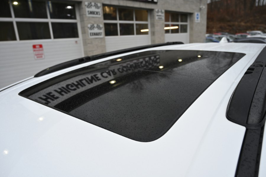 2022 Chrysler Pacifica Limited, available for sale in Waterbury, Connecticut | Highline Car Connection. Waterbury, Connecticut 2022 Chrysler Pacifica Limited, available for sale in Waterbury, Connecticut | Highline Car Connection. Waterbury, Connecticut