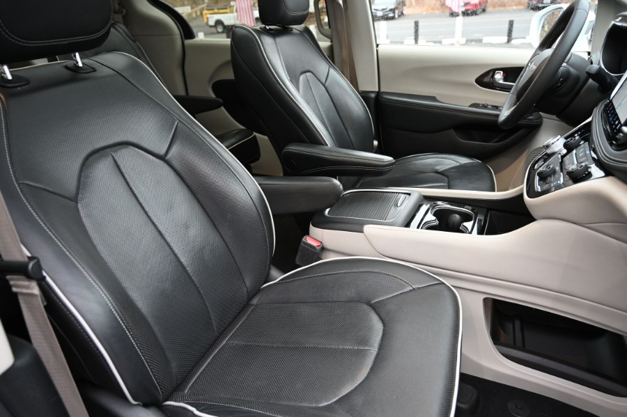 2022 Chrysler Pacifica Limited, available for sale in Waterbury, Connecticut | Highline Car Connection. Waterbury, Connecticut 2022 Chrysler Pacifica Limited, available for sale in Waterbury, Connecticut | Highline Car Connection. Waterbury, Connecticut