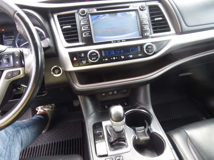 2019 Toyota Highlander XLE V6 AWD (Natl), available for sale in San Francisco de Macoris Rd, Dominican Republic | Hilario Auto Import. San Francisco de Macoris Rd, Dominican Republic 2019 Toyota Highlander XLE V6 AWD (Natl), available for sale in San Francisco de Macoris Rd, Dominican Republic | Hilario Auto Import. San Francisco de Macoris Rd, Dominican Republic