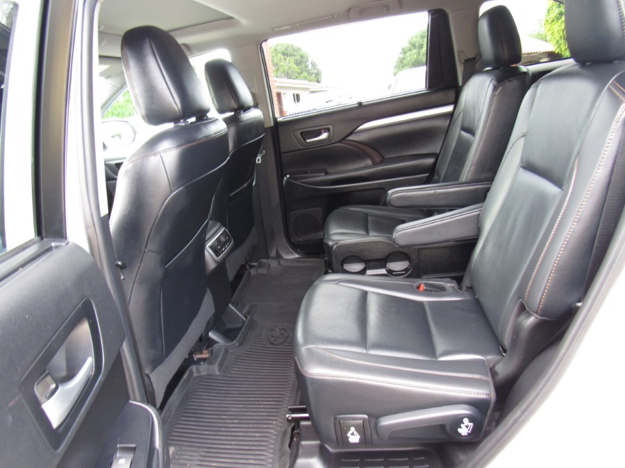 2019 Toyota Highlander XLE V6 AWD (Natl), available for sale in San Francisco de Macoris Rd, Dominican Republic | Hilario Auto Import. San Francisco de Macoris Rd, Dominican Republic 2019 Toyota Highlander XLE V6 AWD (Natl), available for sale in San Francisco de Macoris Rd, Dominican Republic | Hilario Auto Import. San Francisco de Macoris Rd, Dominican Republic