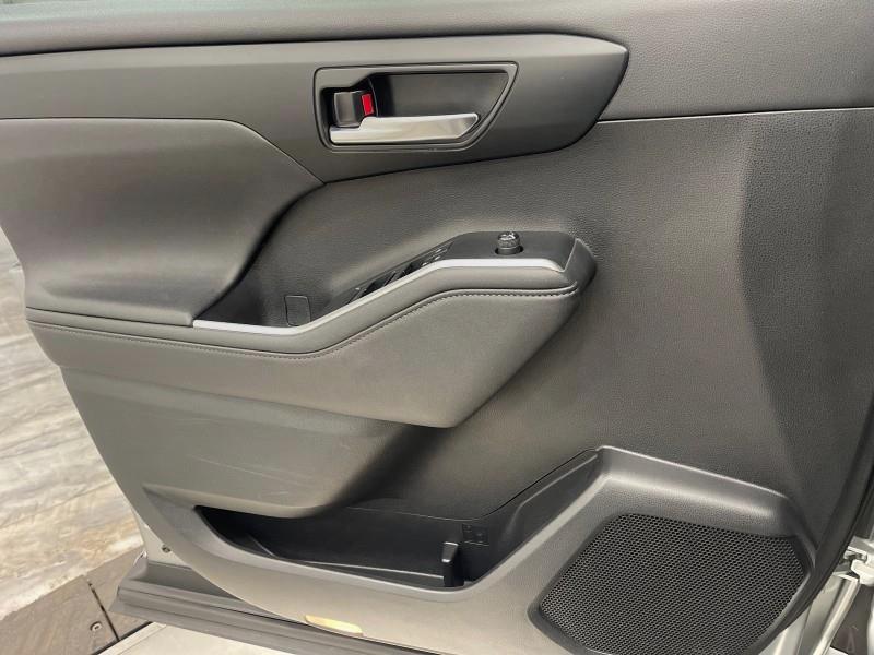 2021 Toyota Highlande Awd XLE, available for sale in Maple Shade, New Jersey | Car Revolution. Maple Shade, New Jersey 2021 Toyota Highlande Awd XLE, available for sale in Maple Shade, New Jersey | Car Revolution. Maple Shade, New Jersey