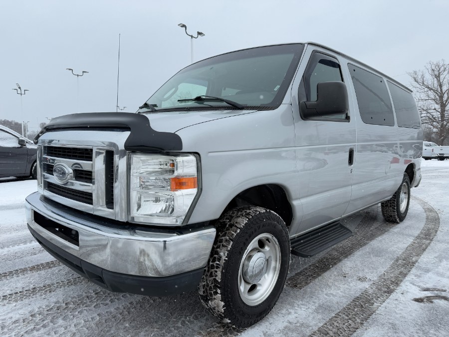 Used 2013 Ford Econoline Wagon in Ortonville, Michigan | Marsh Auto Sales LLC. Ortonville, Michigan