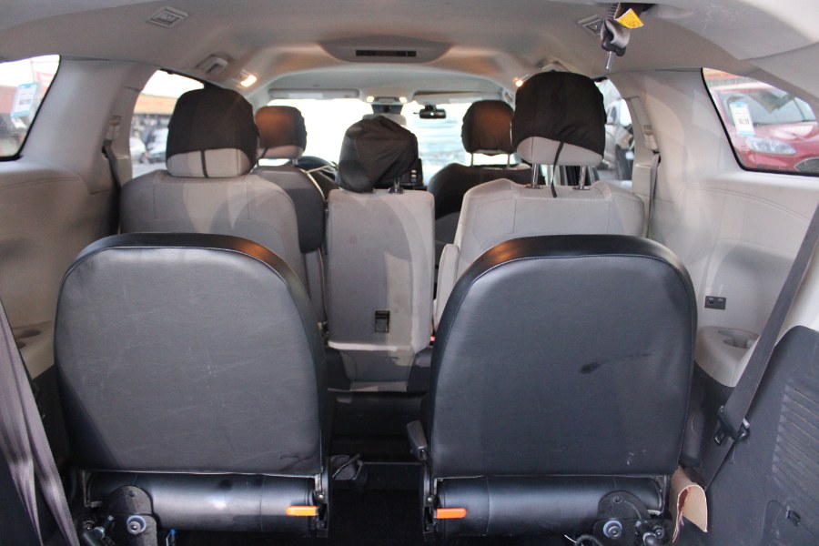2023 Toyota Sienna LE FWD 8-Passenger (Natl), available for sale in BROOKLYN, New York | Deals on Wheels International Auto. BROOKLYN, New York 2023 Toyota Sienna LE FWD 8-Passenger (Natl), available for sale in BROOKLYN, New York | Deals on Wheels International Auto. BROOKLYN, New York