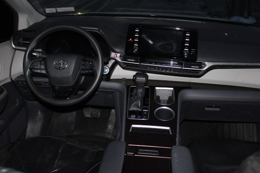 2023 Toyota Sienna LE FWD 8-Passenger (Natl), available for sale in BROOKLYN, New York | Deals on Wheels International Auto. BROOKLYN, New York 2023 Toyota Sienna LE FWD 8-Passenger (Natl), available for sale in BROOKLYN, New York | Deals on Wheels International Auto. BROOKLYN, New York