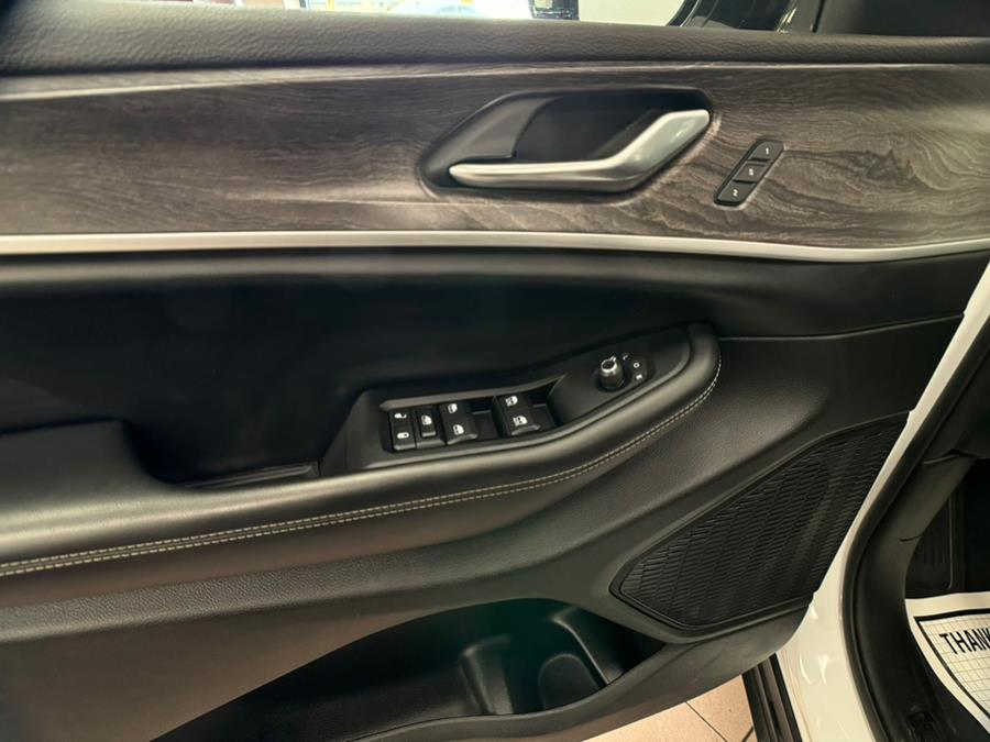 2023 Jeep Grand Cherokee Limited 4x4, available for sale in Massapequa Park, New York | Power Motors East. Massapequa Park, New York 2023 Jeep Grand Cherokee Limited 4x4, available for sale in Massapequa Park, New York | Power Motors East. Massapequa Park, New York