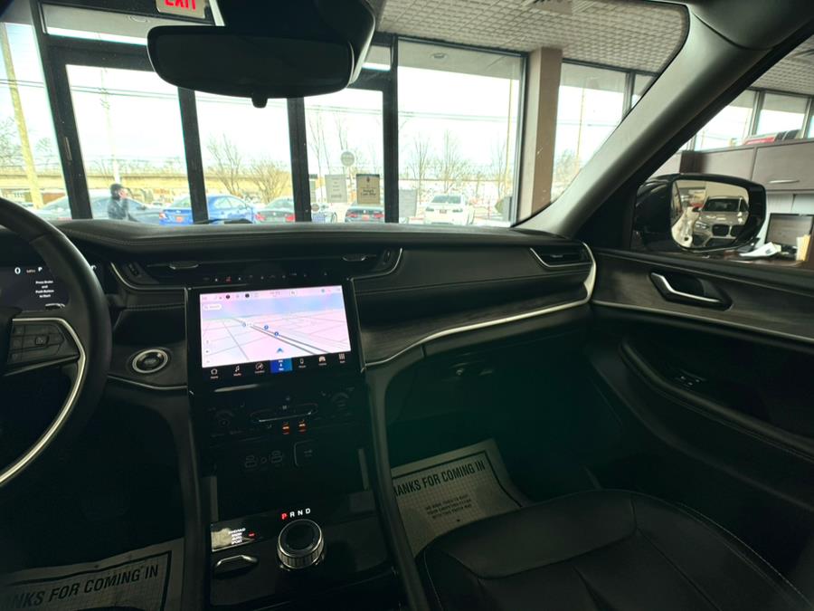 2023 Jeep Grand Cherokee Limited 4x4, available for sale in Massapequa Park, New York | Power Motors East. Massapequa Park, New York 2023 Jeep Grand Cherokee Limited 4x4, available for sale in Massapequa Park, New York | Power Motors East. Massapequa Park, New York