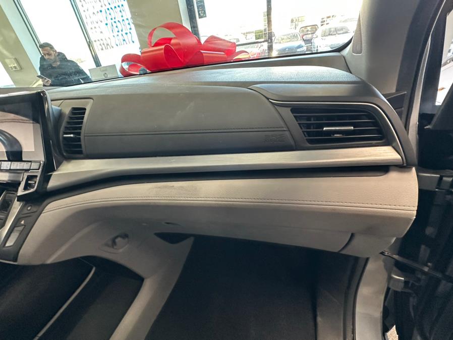 2019 Honda Odyssey EX-L w/Navi/RES Auto, available for sale in Inwood, New York | 5 Towns Drive. Inwood, New York 2019 Honda Odyssey EX-L w/Navi/RES Auto, available for sale in Inwood, New York | 5 Towns Drive. Inwood, New York